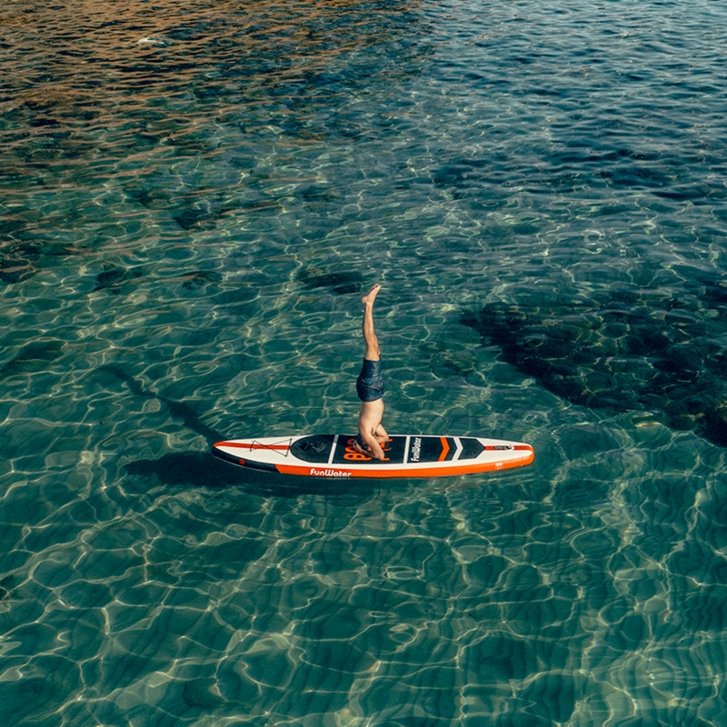 paddleboard na vodu oranzovy